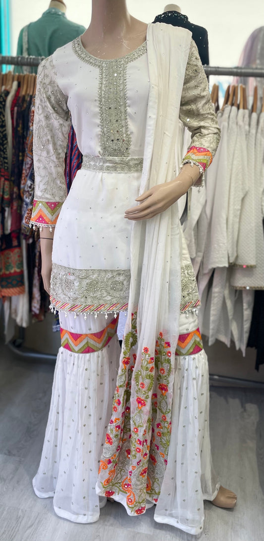 Design no: 2279 White - Fatimahs clothing