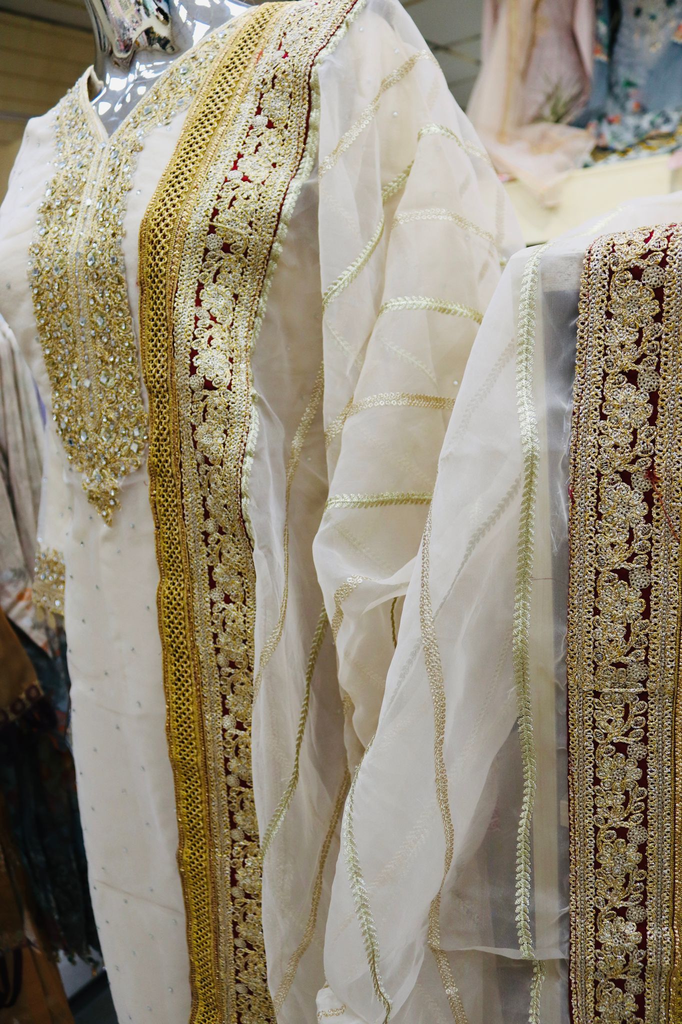 Embroidered Organza suit - Fatimahs clothing