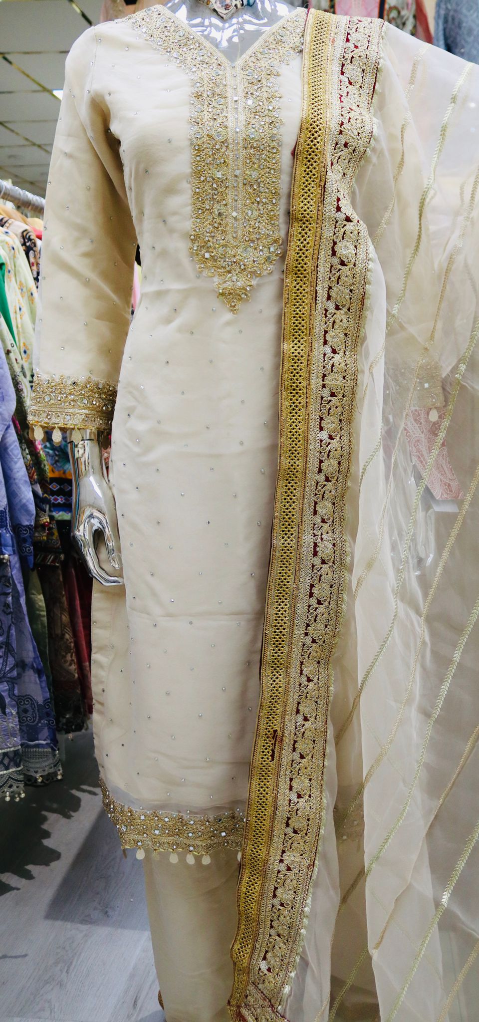 Embroidered Organza suit - Fatimahs clothing